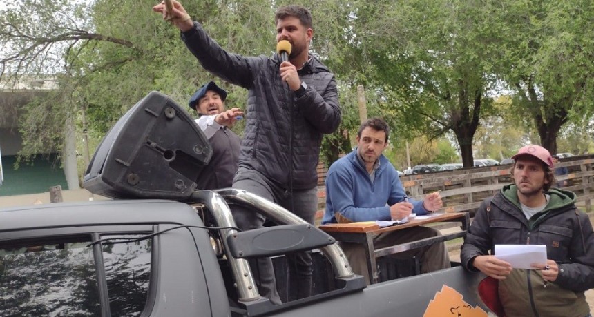 Remate Alfredo S. Mondino junto a Ezequiel Hourcade en Olavarr&iacute;a