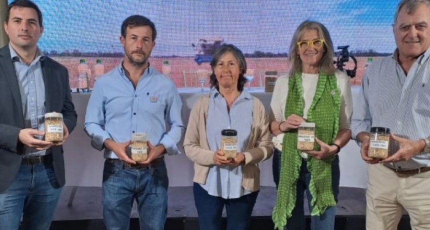 Se present&oacute; la primera avena apta cel&iacute;acos de la Argentina