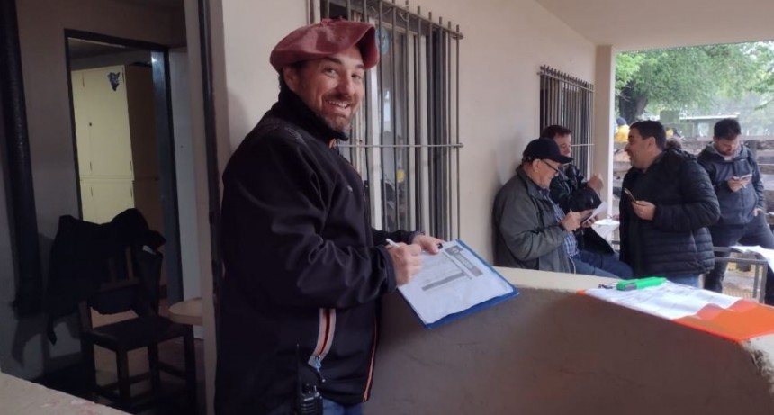 Remate Alfredo S. Mondino junto a Ezequiel Hourcade en Olavarr&iacute;a