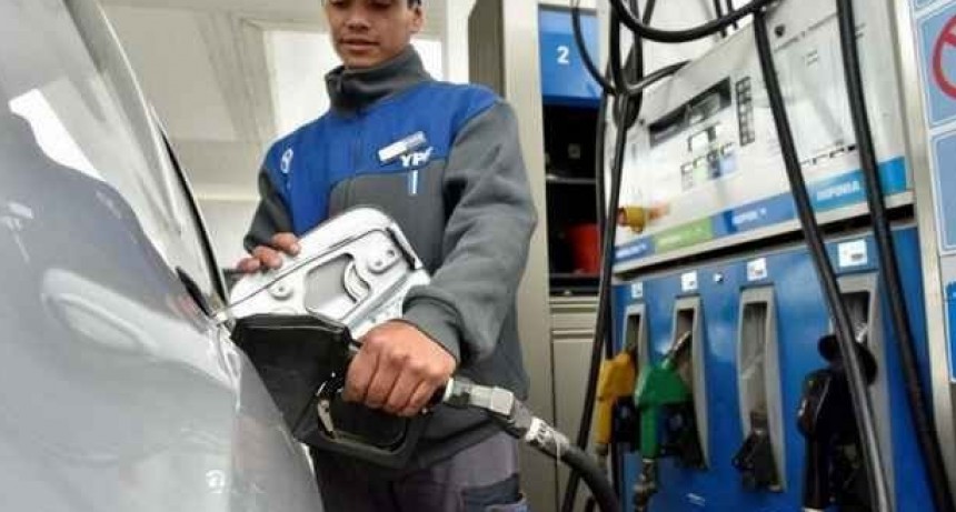 YPF aument&oacute; el precio de los combustibles