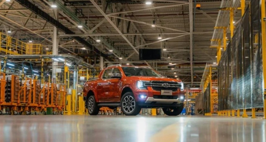 Por la alta demanda regional, Ford aumentar&aacute; un 15% la producci&oacute;n en 2025 y tendr&aacute; m&aacute;s empleados en el pa&iacute;s