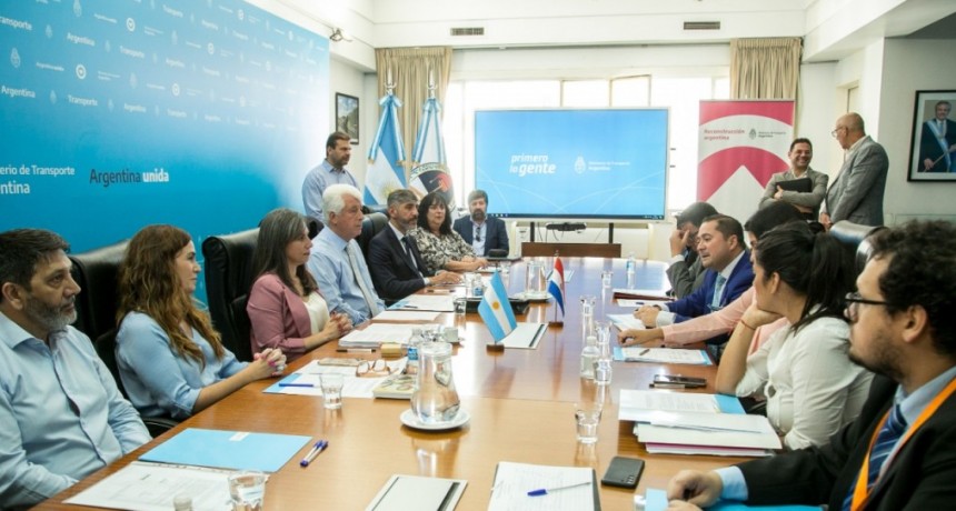 Argentina y Paraguay firmaron un acuerdo de transporte internacional terrestre de cargas y pasajeros