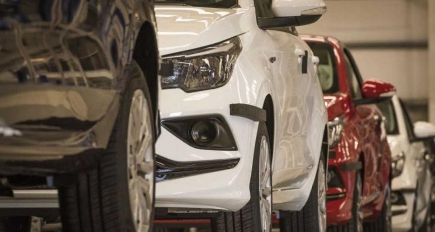 Los autos subieron m&aacute;s del 40% en 15 d&iacute;as y golpean en la l&iacute;nea de flotaci&oacute;n de la clase media: que ofrecen las concesionarias