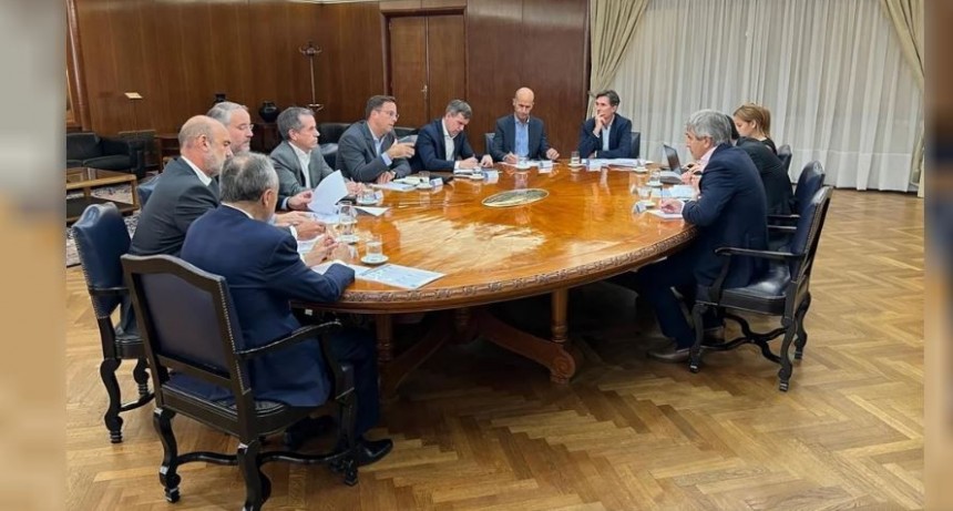 Automotrices anticipan crecimiento en 2025, en reuni&oacute;n con Caputo
